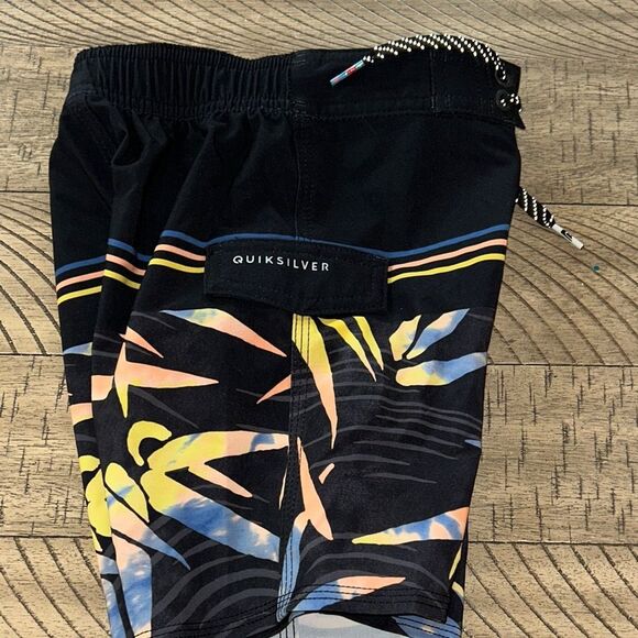 Quiksilver Swim 🏊 Board Shorts 🩳 🏄🏼‍♂️ Shorts Pocket Waist pulls - Picture 16 of 16